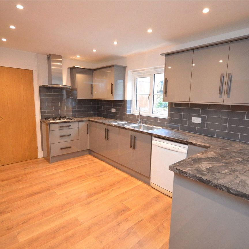 9, Crow Nest Drive, Beeston, Leeds, LS11 8JP - Photo 1