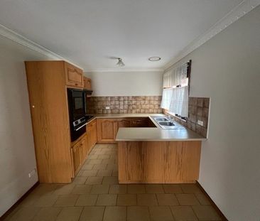 2/95-97 Mickleham Road, Tullamarine VIC 3043 - Photo 4