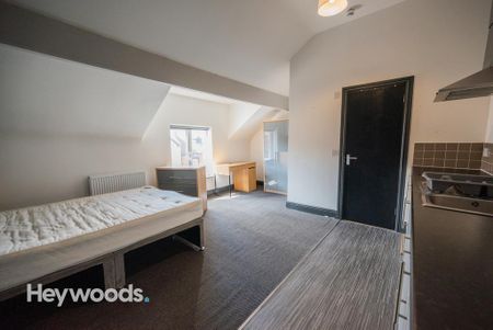 1 bedroom house of multiple occupation to rent - Photo 4