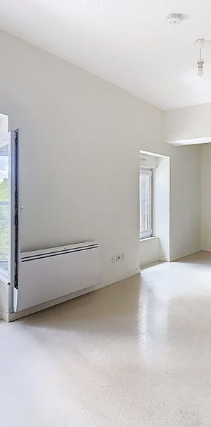 Location Appartement 2 pièces 42m² LES MARTRES DE VEYRE 63730 - Photo 1