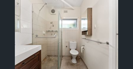 Spacious, Easy Living - Photo 2