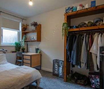 Great location for all universities! - Photo 3