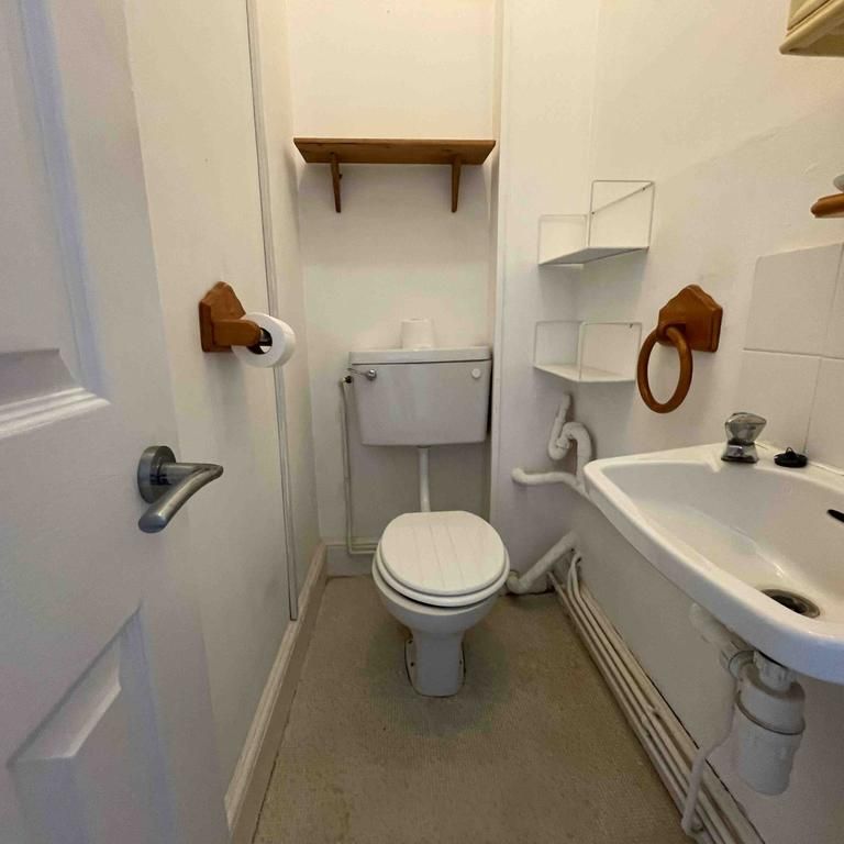 1 bedroom flat to rent - Photo 1