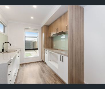 9 Hebrides Close, Cranbourne West, Vic 3977 - Photo 1