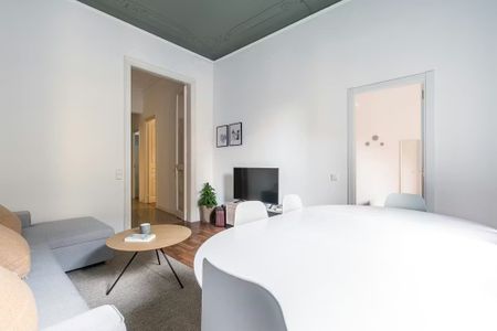 Carrer Gran de Gràcia, Barcelona, Catalonia 08012 - Photo 3