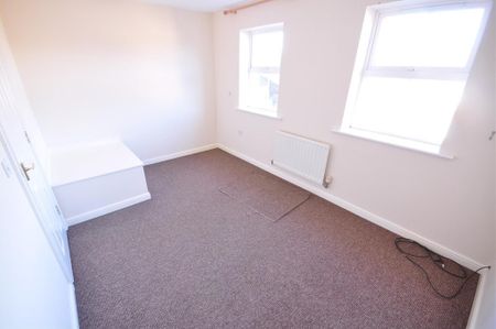 4 Bed Terraced House, Murray Close, NG5 - Photo 5