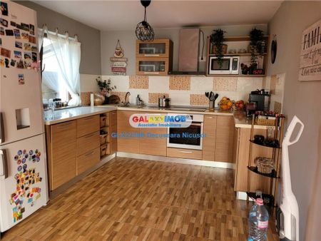 Casa, Str. Rachitei , 4 dormitoare si 1 living, 700 euro - Fotografie 5
