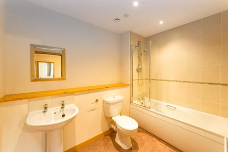 3 bedroom terraced house to rent - Photo 2