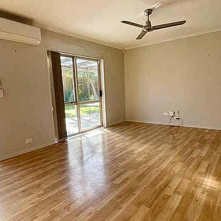 Three bedrooms in Pakuranga - Photo 1