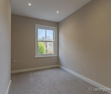 3 bedroom terraced house to rent - Photo 4