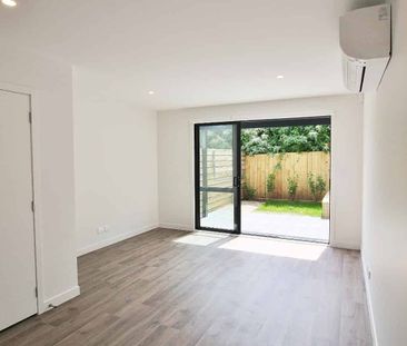 Stylish, Brand New Townhouse in Mangere Bridge - Photo 4