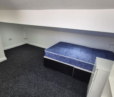 4 bedroom terraced house to rent - Photo 6