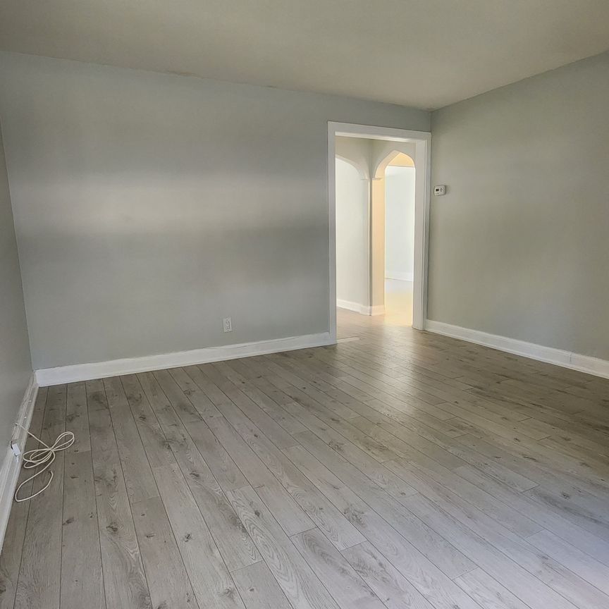 For Lease - 207 Olive Avenue, Toronto, Ontario - Photo 1