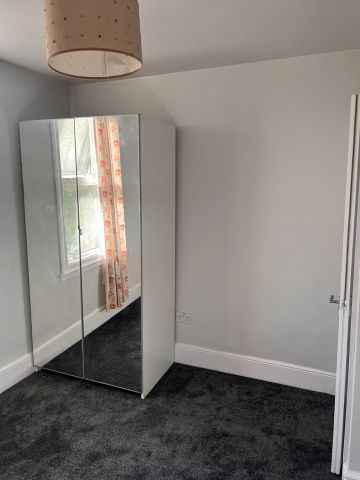 1 Bed Flat, Wellwood Road, IG3 - Photo 2