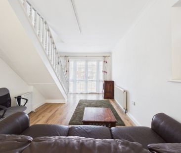Pitts Road, Slough, Berkshire,SL1 - Photo 2