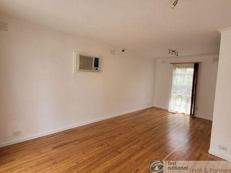 MODERN LIVING - Photo 2