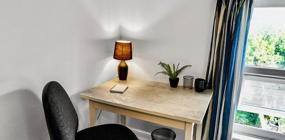 Bedsit, Waverley Road, BS6 - Photo 2