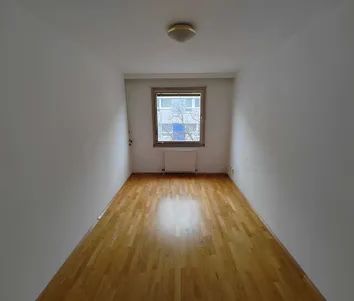 Frisch renovierte 3-Zimmer-Wohnung in ruhiger Lage mit Top-Anbindung (U4/ U6) - Photo 2