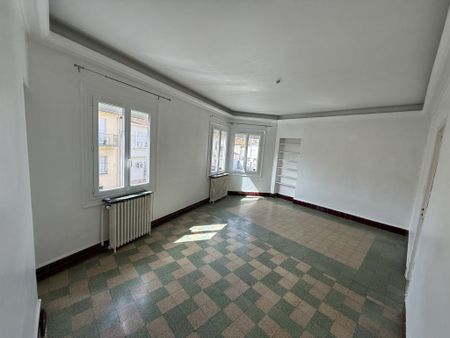 Location Appartement 4 pièces 88m² PERPIGNAN 66000 - Photo 2