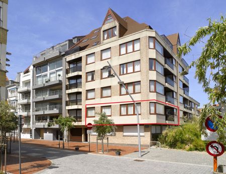 Lichtvol hoekappartement met zonnig terras en prachtig zicht op het Yzerpark, gelegen vlakbij de Dumortierlaan. Garage mogelijk. - Photo 3