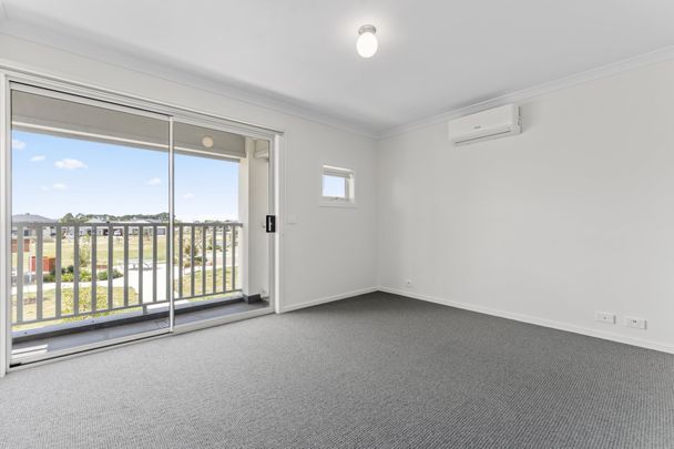 Convenience and Parkland At Your Doorstep. - Photo 1