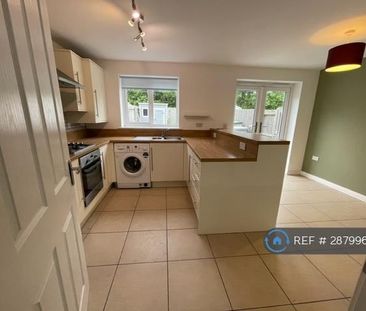 3 bedroom semi-detached house to rent - Photo 5