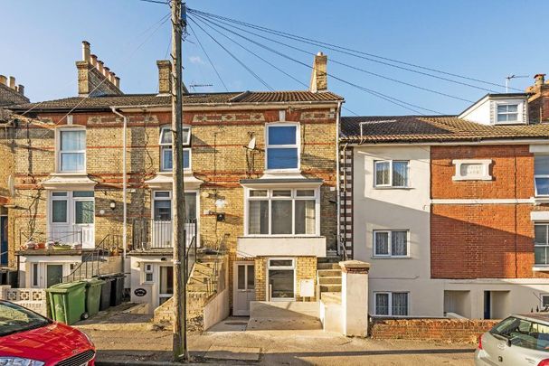 Mixed use to rent - Photo 1