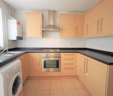 2 bedroom end of terrace house to rent - Photo 5