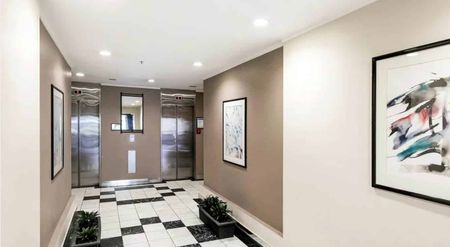 Stunning 4th-Floor Apartment in the Heart of A... - Photo 3