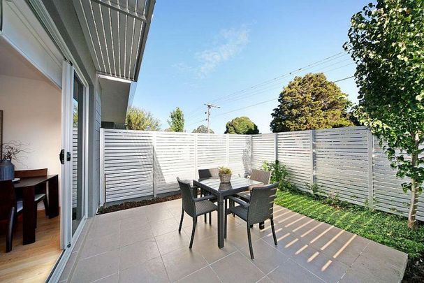 2/15 Truganini Road, Carnegie - Photo 1