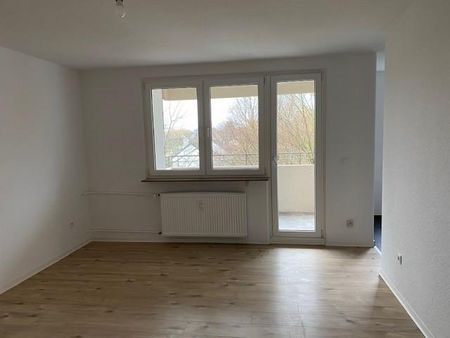 *Frisch renovierte 3-Zimmerwohnung mit Balkon und toller Aussicht* - Photo 3
