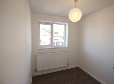 4 bedroom semi-detached house to rent - Photo 5