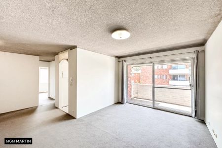 MGM MARTIN - TWO BEDROOM APARTMENT - Photo 2