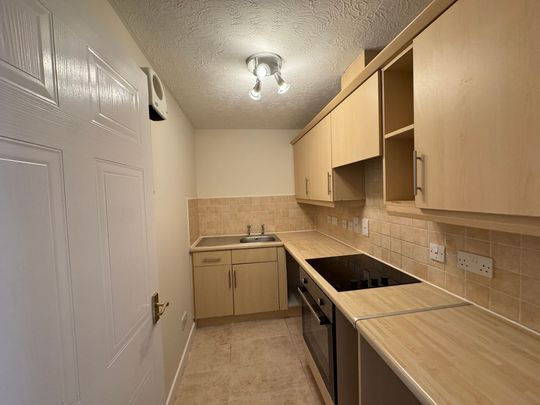1 bed flat to rent in Winters Field, Taunton, TA1 - Photo 1