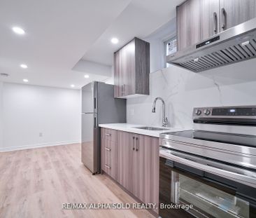 For Lease - 1229 Mccron Crescent, Newmarket, Ontario - Photo 1
