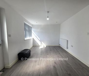 3 bedroom end of terrace house to rent - Photo 3