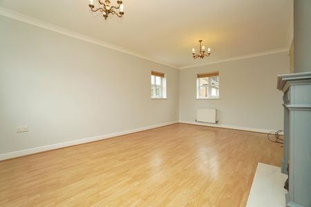 4 bedroom House To Let - Photo 2