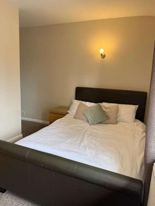 Middleton Boulevard: Bedroom Student (jubilee), NG8 - Photo 1