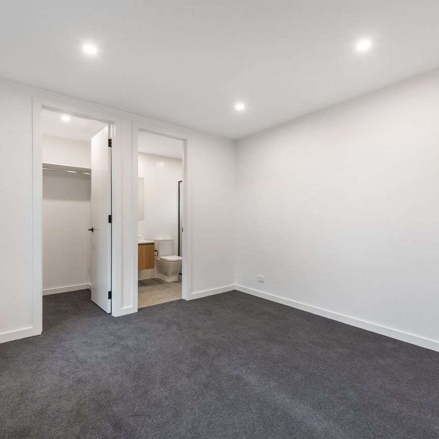 1/5 Normanby Street, Hughesdale - Photo 1