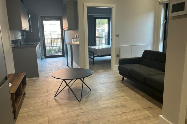 Jarrom Street - Photo 1