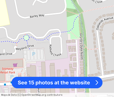 Radvald Chase, Stanway - Photo 1