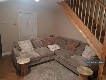 2 bedroom end of terrace house to rent - Photo 5