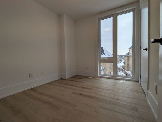 For Lease - 17 Kerns Lane, Richmond Hill, Ontario - Photo 1