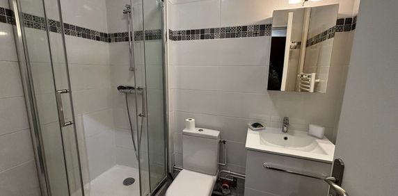 Location Appartement 1 pièce 22m² COURBEVOIE 92400 - Photo 2