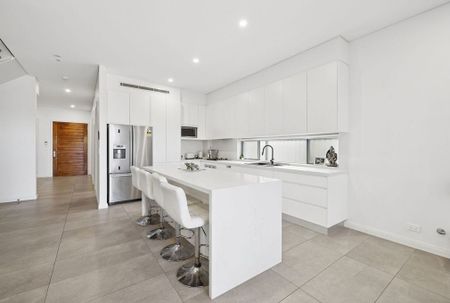 12A Parkview Avenue, Picnic Point NSW 2213 - House For Rent | Domain - Photo 2