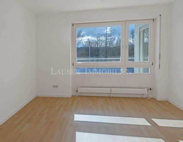 Helle 4-Zimmer-Wohnung mit Balkon in S-Hoffeld - Foto 1