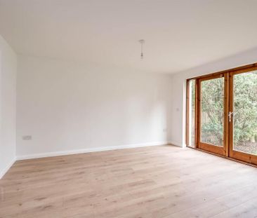 34 Knockvale Park, Ballyhackamore, Belfast, BT5 6HJ - Photo 2