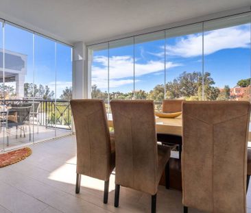 Luxury penthouse for rent in Marbella Del Este, Andalusia - Photo 6