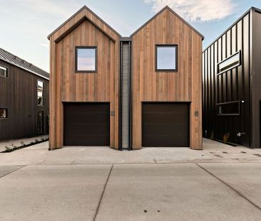 2 Bed, 2 Bath Townhouse with Garage! - Photo 2