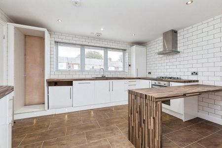 3 bedroom end of terrace house to rent - Photo 5